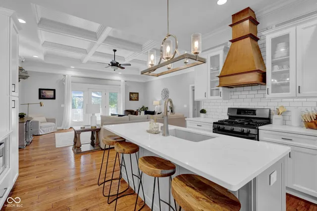 $695,000 | 3831 Sycamore Bend Court, Columbus, IN 47203