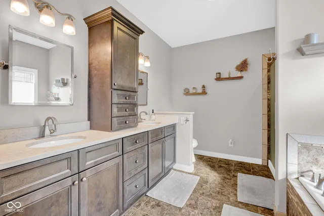 $695,000 | 3831 Sycamore Bend Court, Columbus, IN 47203