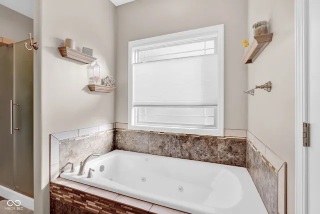 $695,000 | 3831 Sycamore Bend Court, Columbus, IN 47203