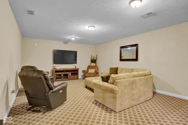 $695,000 | 3831 Sycamore Bend Court, Columbus, IN 47203