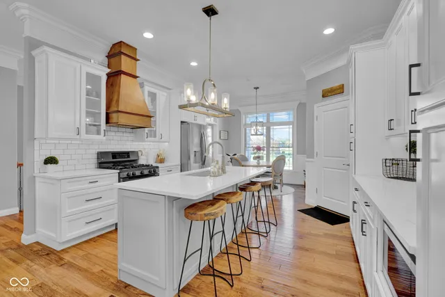 $695,000 | 3831 Sycamore Bend Court, Columbus, IN 47203