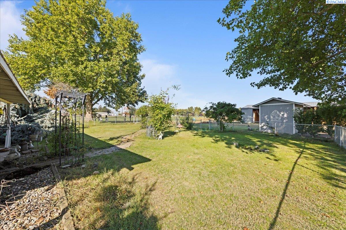 210404 East Schuster Road Kennewick, WA 99337 - Photo 22 of 33 Gallery Image 22