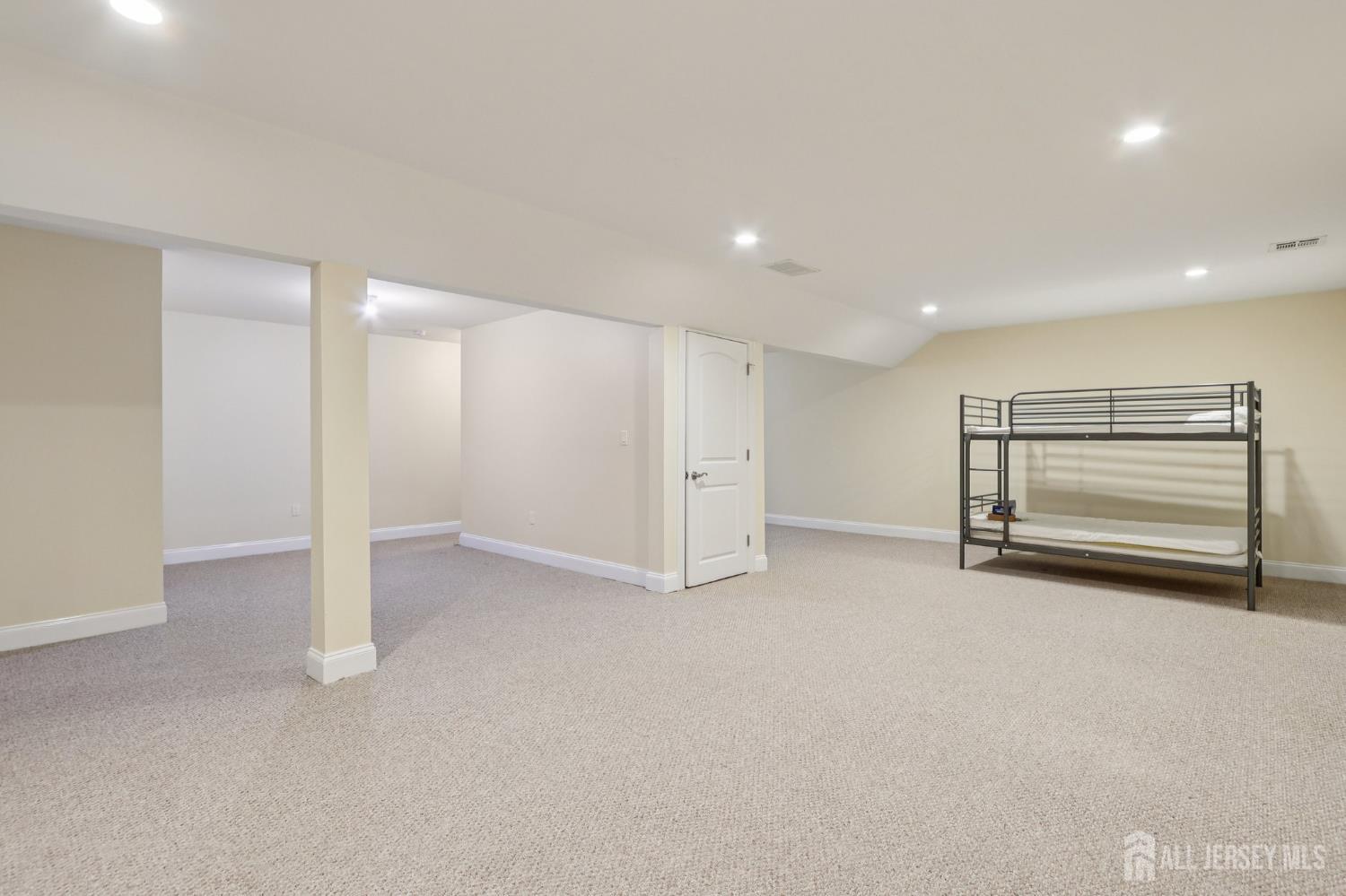 32 Cinder Road, Unit 3 Edison, NJ 08820 - Photo 25 of 39
