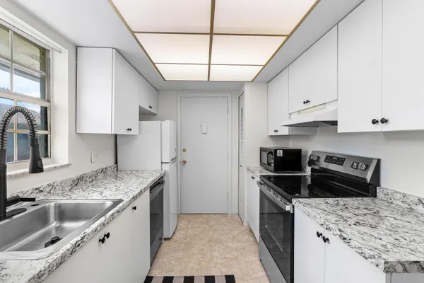 $1,450 | 2023 South Seacrest Boulevard, Unit C, Boynton Beach, FL 33435