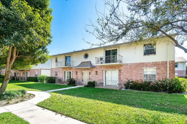 $1,450 | 2023 South Seacrest Boulevard, Unit C, Boynton Beach, FL 33435