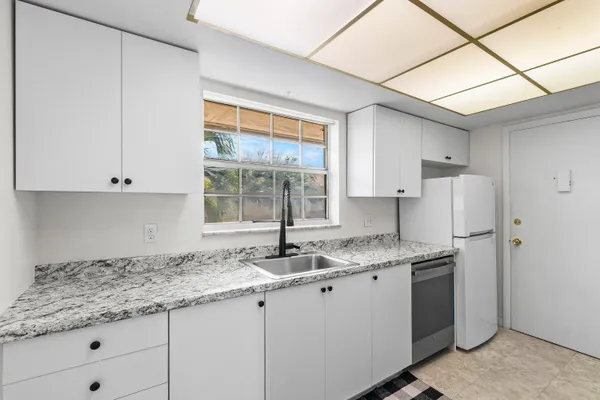 $1,450 | 2023 South Seacrest Boulevard, Unit C, Boynton Beach, FL 33435