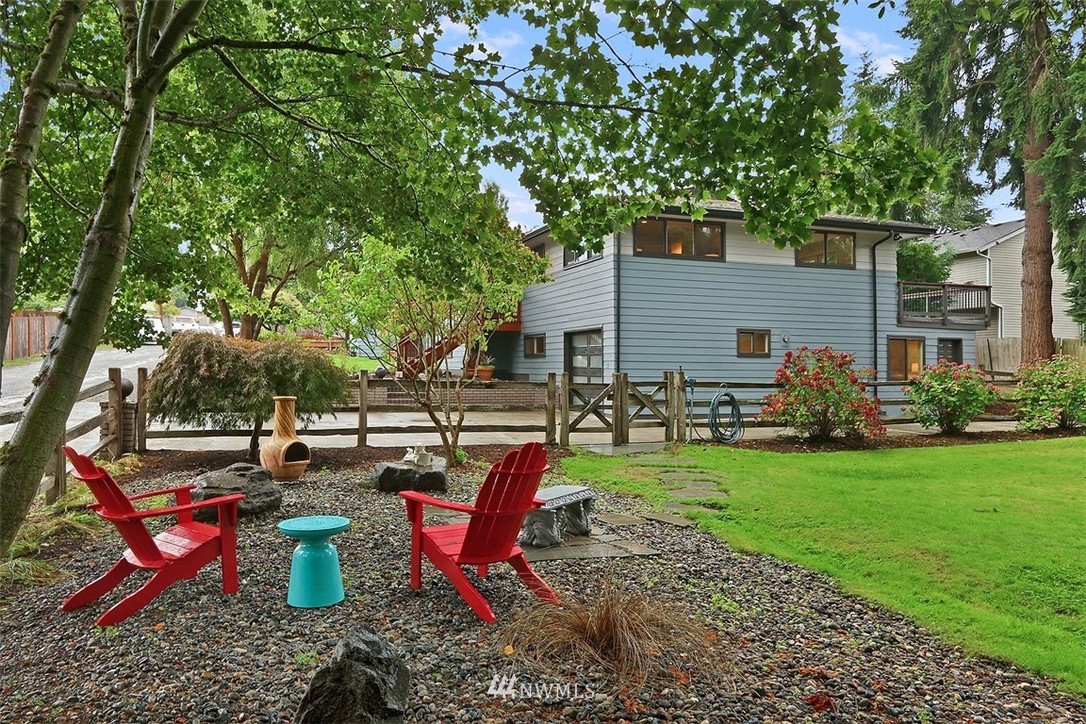 310 175th Place Southwest Bothell, WA 98012 - Photo 33 of 40 a view of a backyard with sitting area