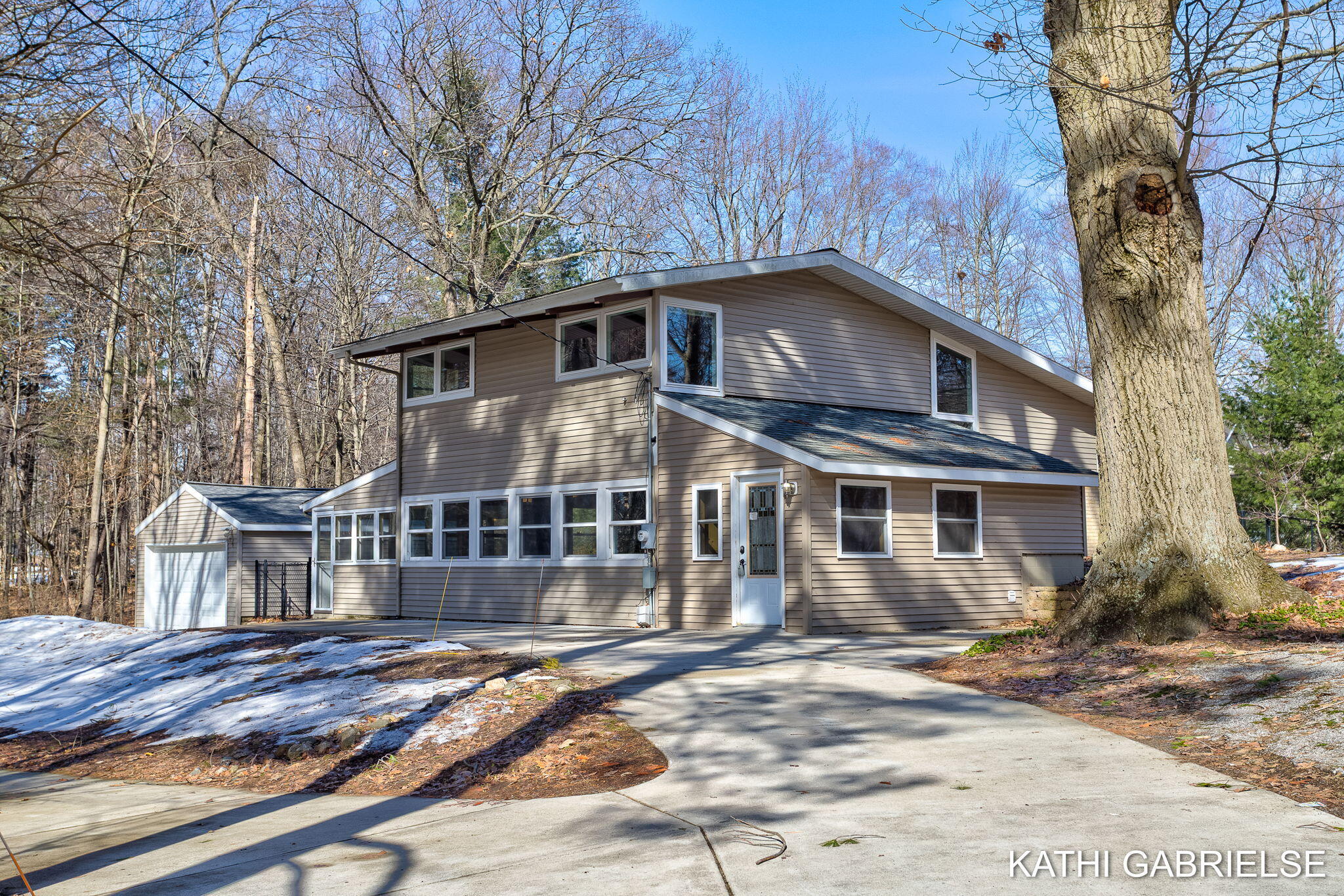 18091 Lovell Road Spring Lake, MI 49456 - Photo 2 of 43 1-web-or-mls-18091-lovell-rd