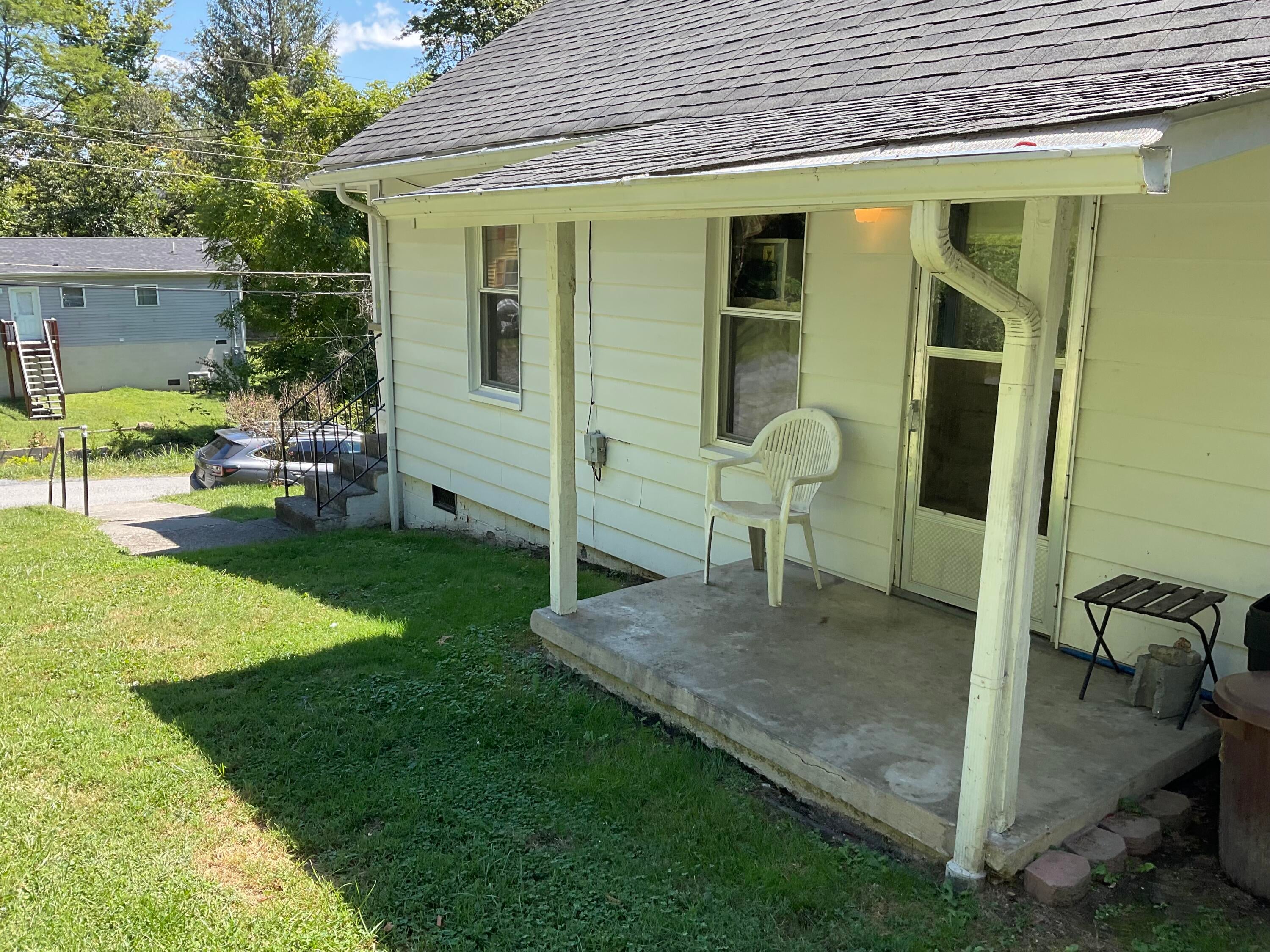 183 Spring Street Ronceverte, WV 24970 - Photo 8 of 31 Gallery Image 8