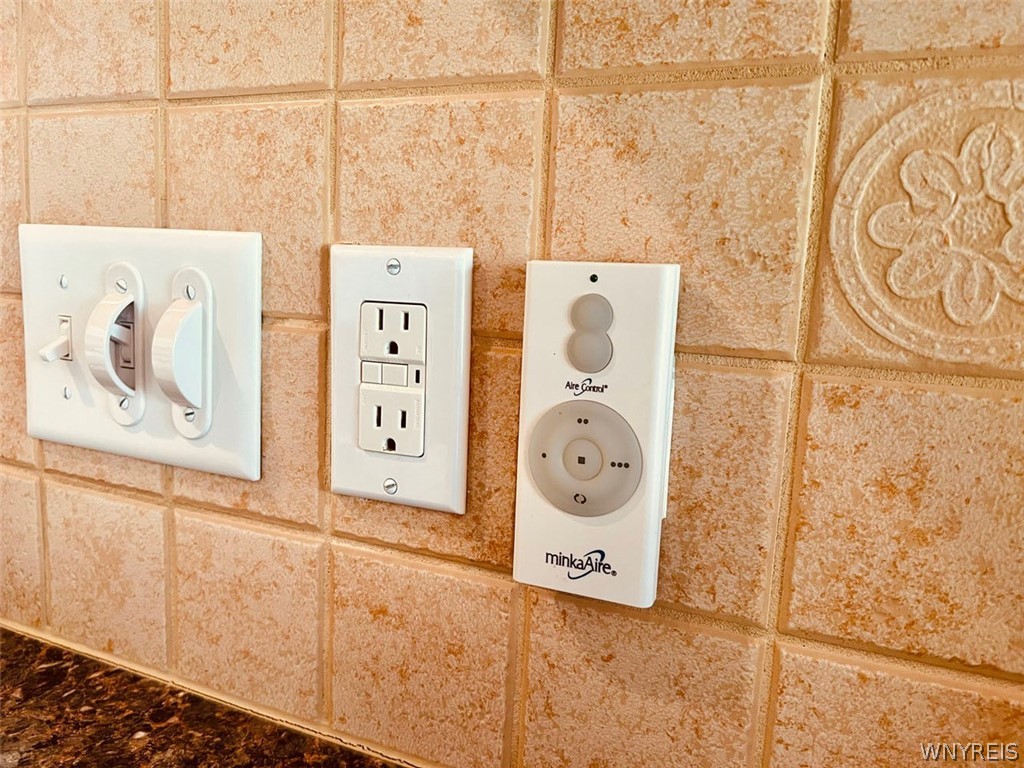 28 Willow Wind Trail Ogden, NY 14624 - Photo 15 of 38 Beautiful backsplash