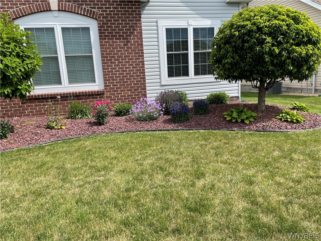 28 Willow Wind Trail Ogden, NY 14624 - Photo 36 of 38 Front Landscaping