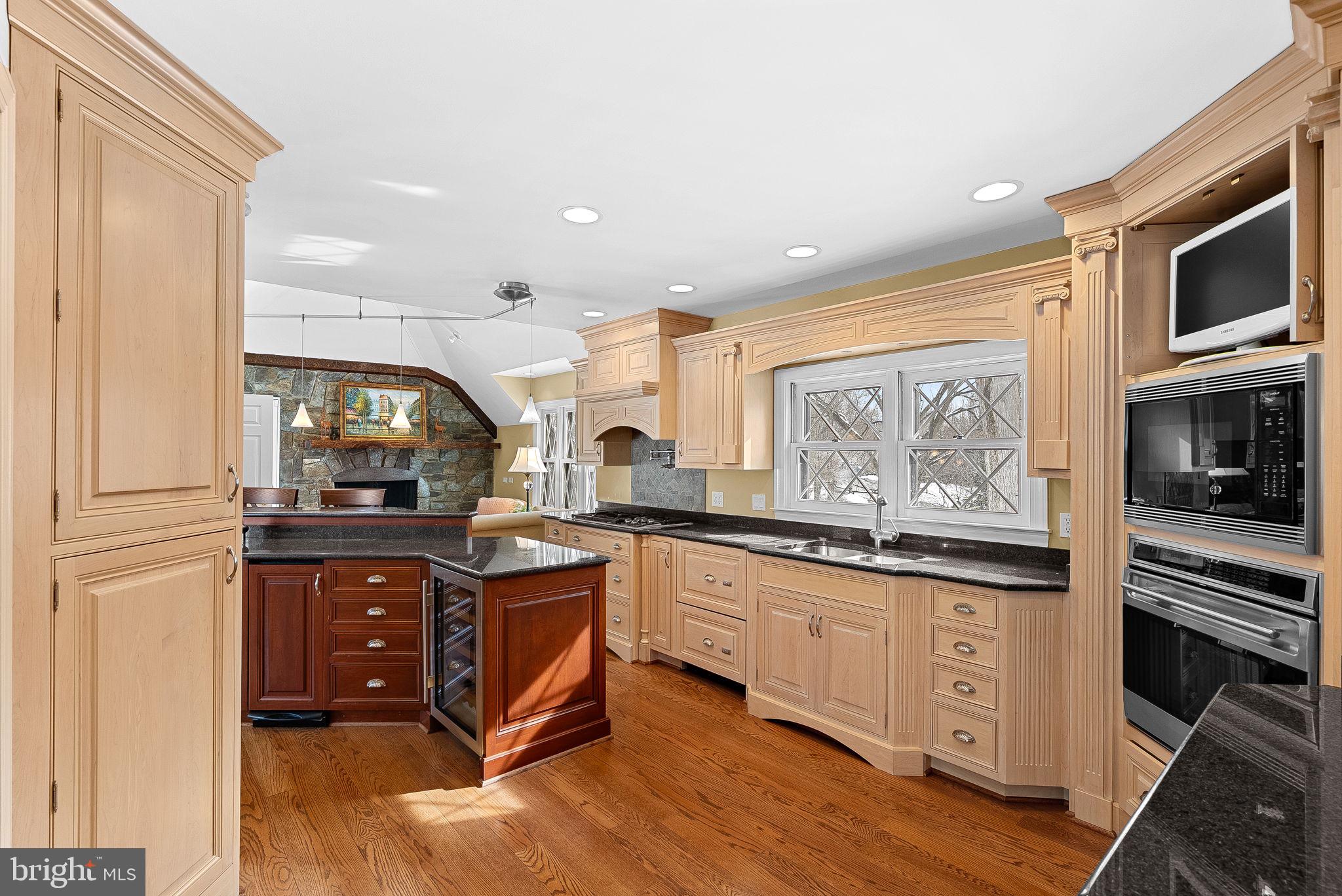 714 Seneca Road Great Falls, VA 22066 - Photo 14 of 58