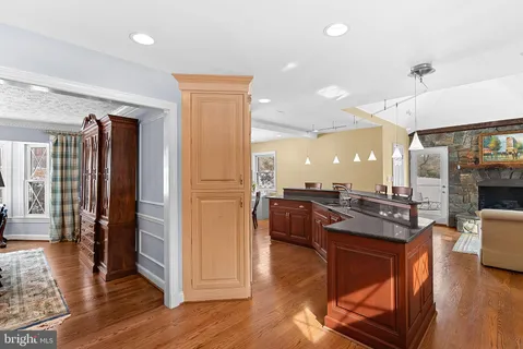 $2,100,000 | 714 Seneca Road, Great Falls, VA 22066