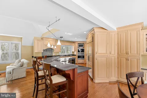 $2,100,000 | 714 Seneca Road, Great Falls, VA 22066