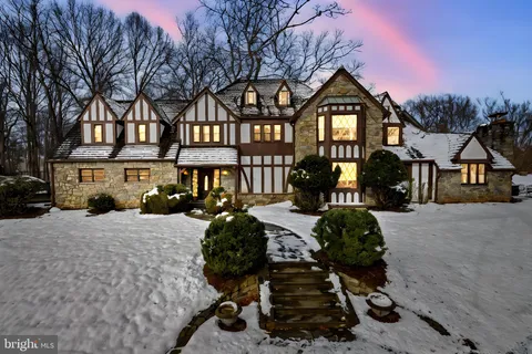 $2,100,000 | 714 Seneca Road, Great Falls, VA 22066