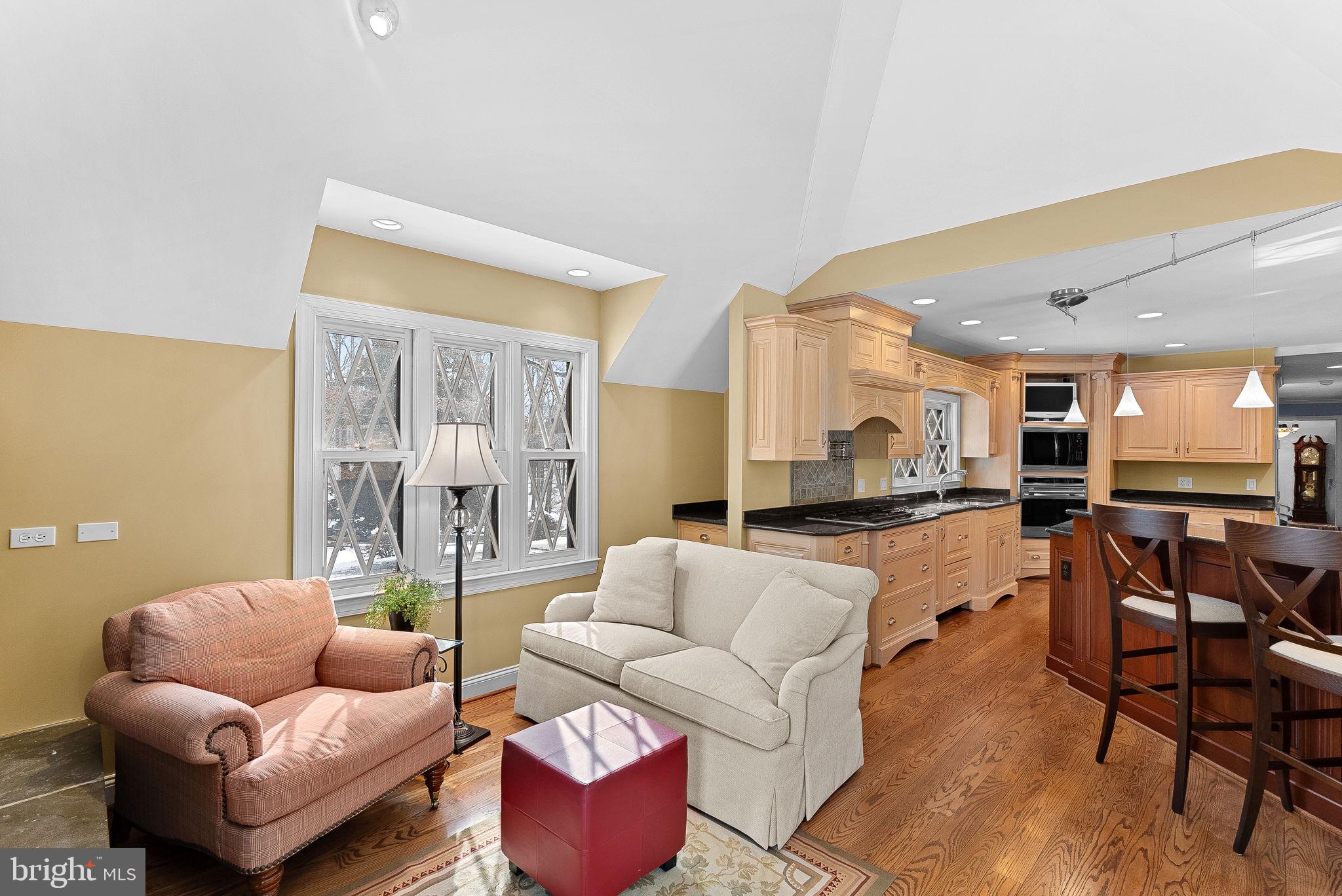 714 Seneca Road Great Falls, VA 22066 - Photo 24 of 58