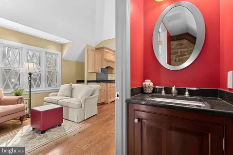 $2,100,000 | 714 Seneca Road, Great Falls, VA 22066