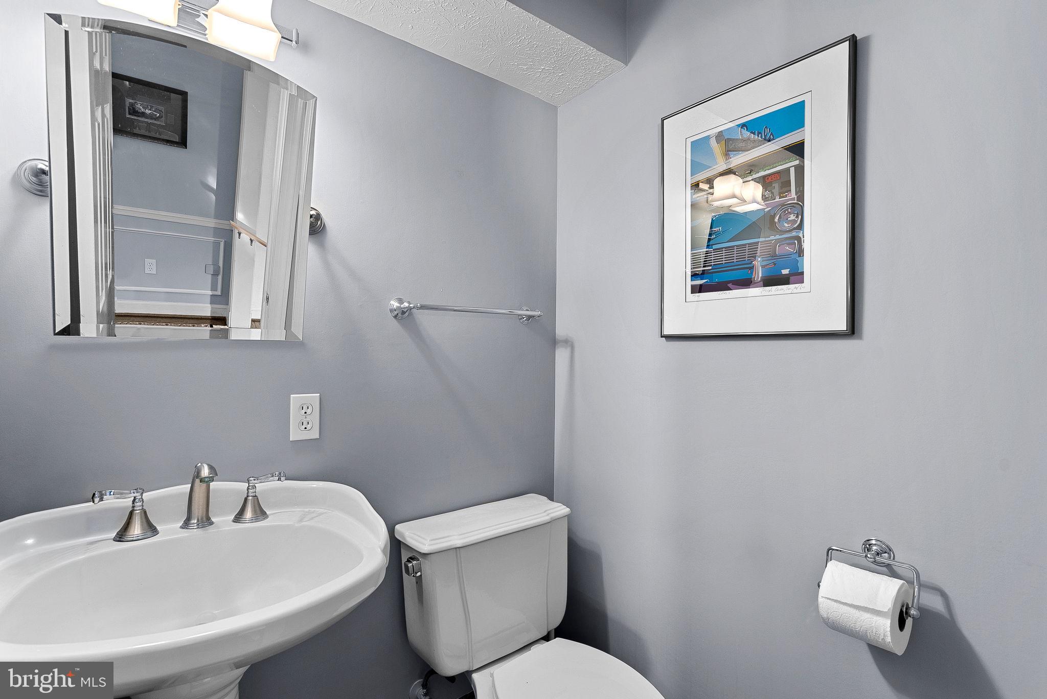 714 Seneca Road Great Falls, VA 22066 - Photo 27 of 58 Main Level Powder Room 2