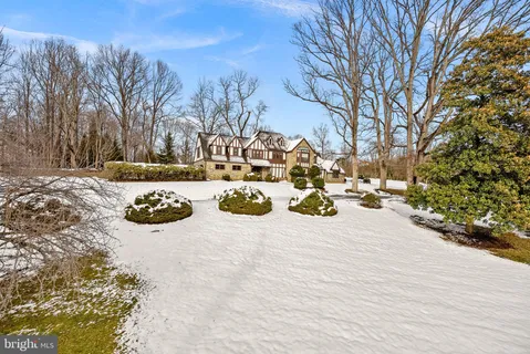 $2,100,000 | 714 Seneca Road, Great Falls, VA 22066