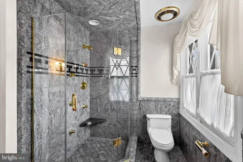 $2,100,000 | 714 Seneca Road, Great Falls, VA 22066