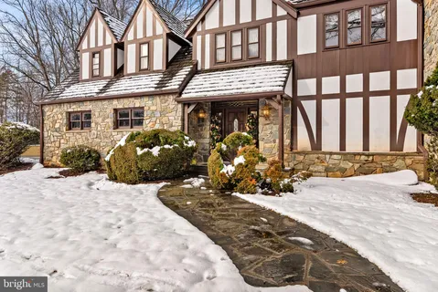 $2,100,000 | 714 Seneca Road, Great Falls, VA 22066