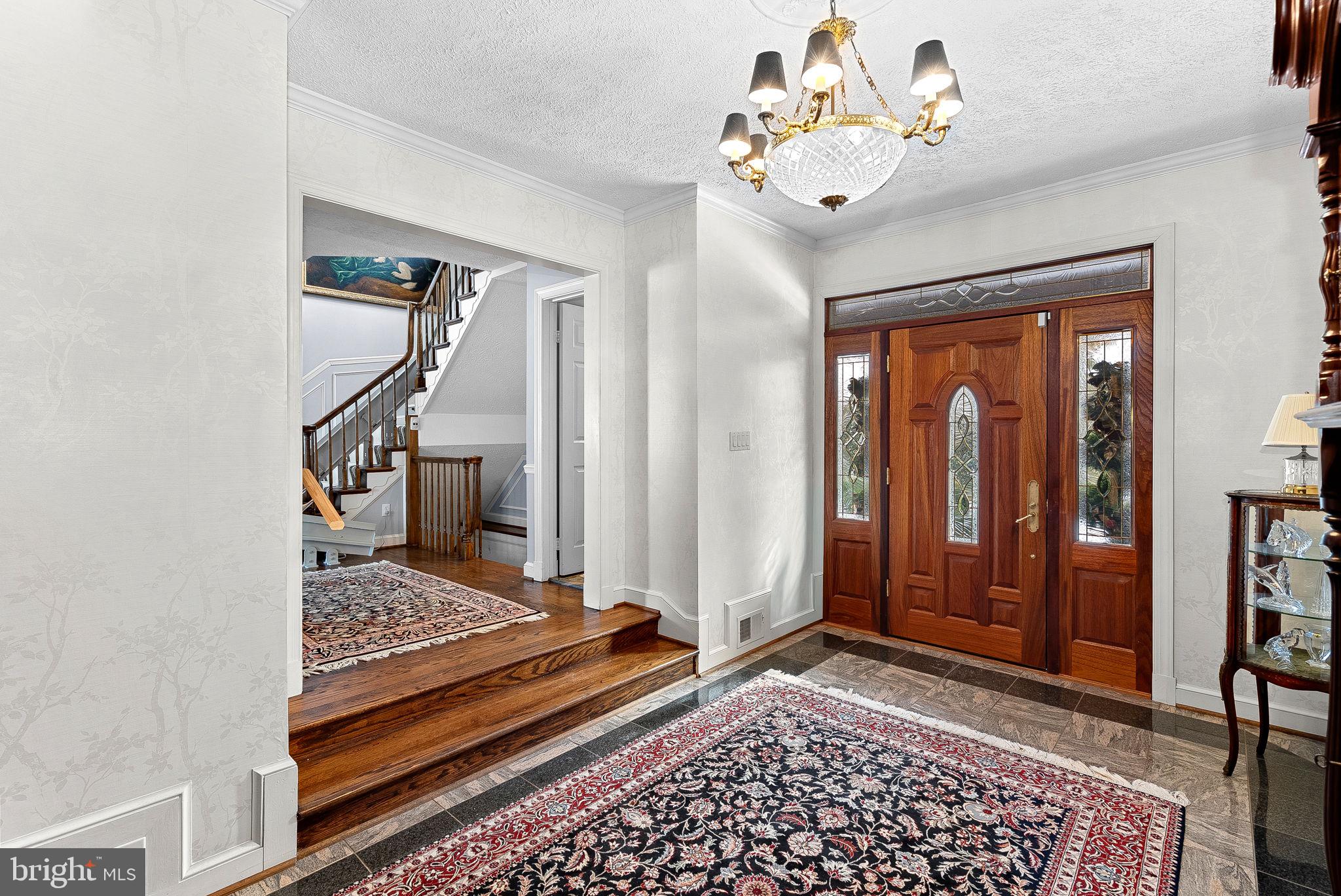 714 Seneca Road Great Falls, VA 22066 - Photo 5 of 58 Entry Way