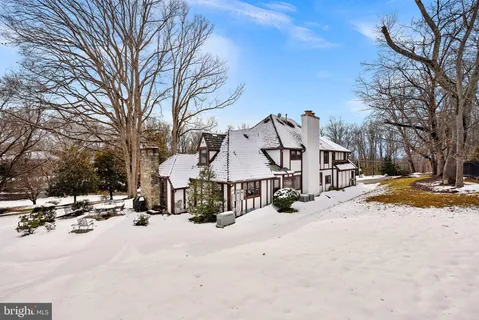 $2,100,000 | 714 Seneca Road, Great Falls, VA 22066