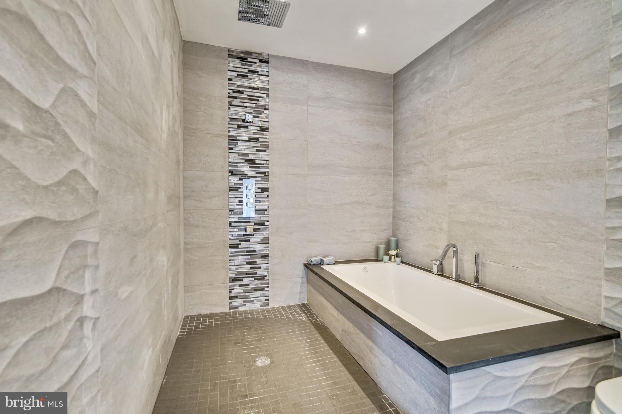 48777 Carvels Way Ridge, MD 20680 - Photo 22 of 35 Bathroom #3 shower and bathtub