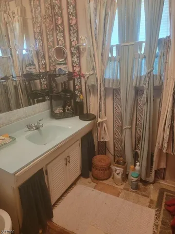 $425,000 | 272 Egolf Drive, Rahway, NJ 07065