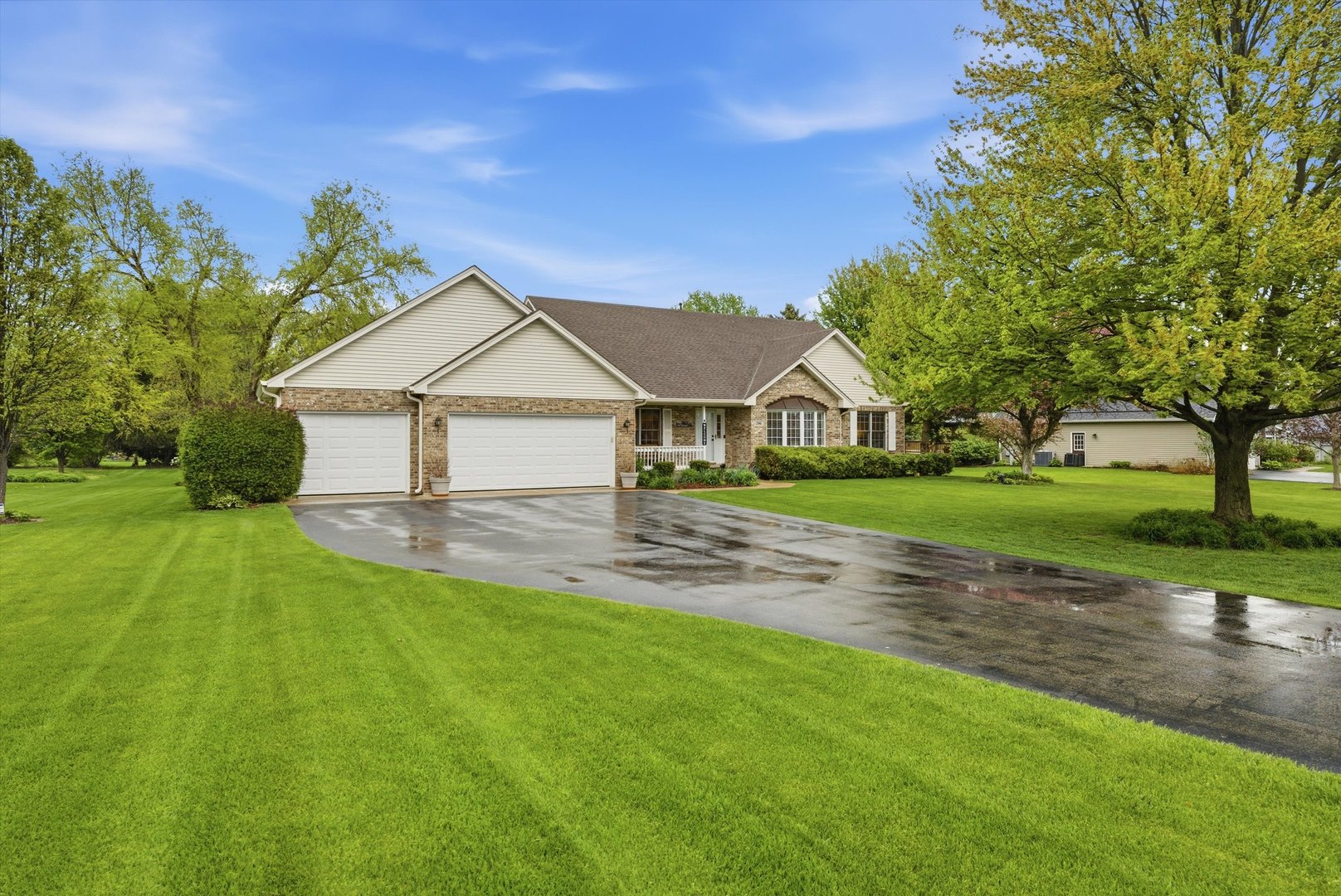 706 Silver Glen Road McHenry, IL 60050 - Photo 2 of 26