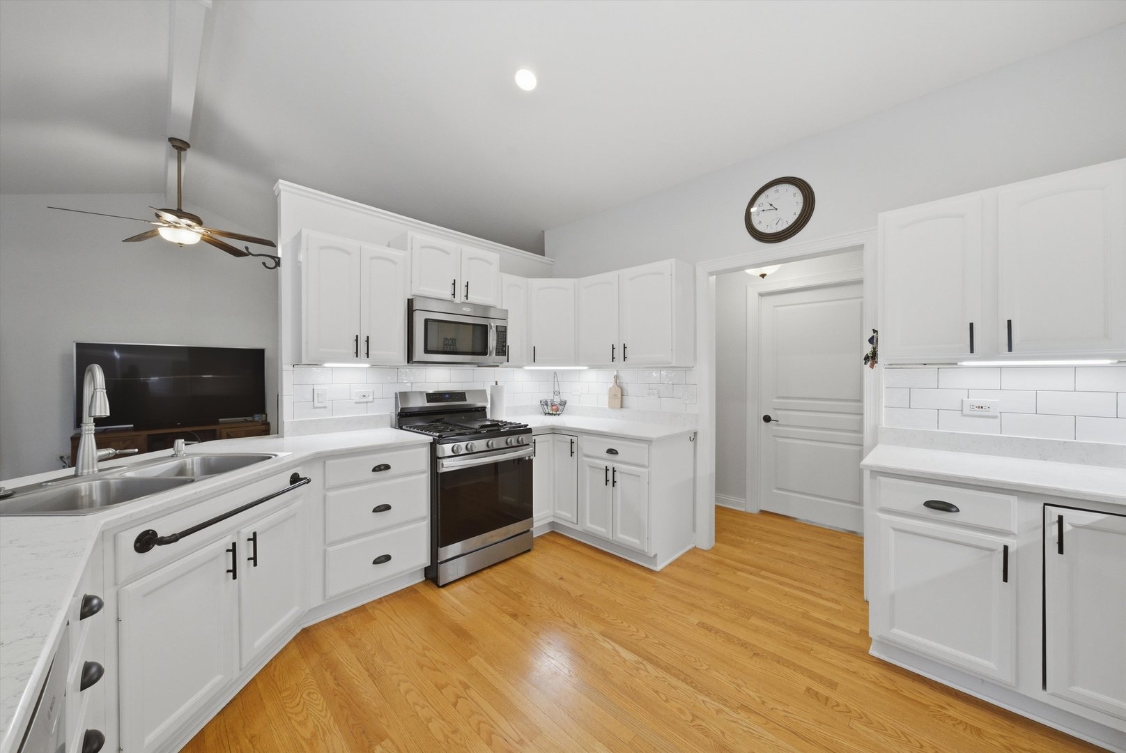 706 Silver Glen Road McHenry, IL 60050 - Photo 8 of 26