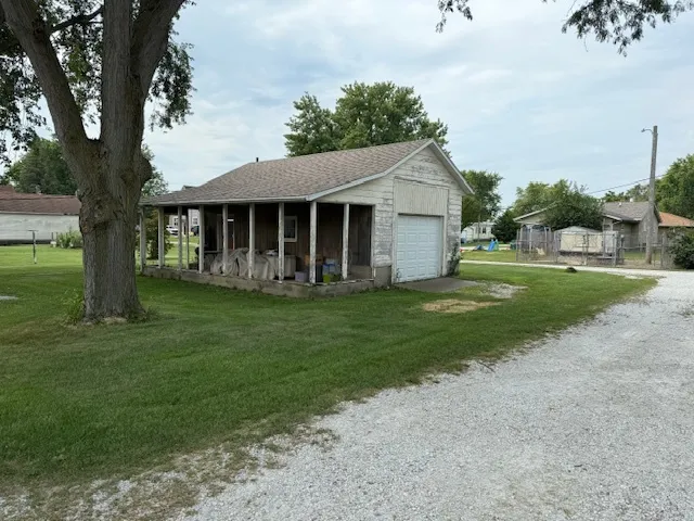 $131,900 | 301 South 4th Street, Cissna Park, IL 60924