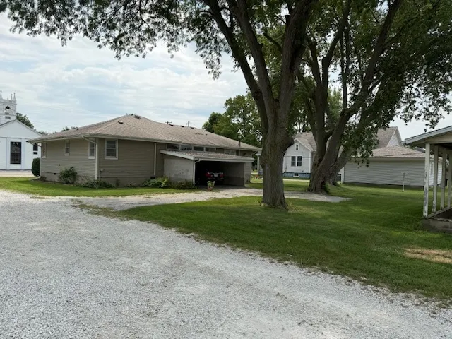 $131,900 | 301 South 4th Street, Cissna Park, IL 60924