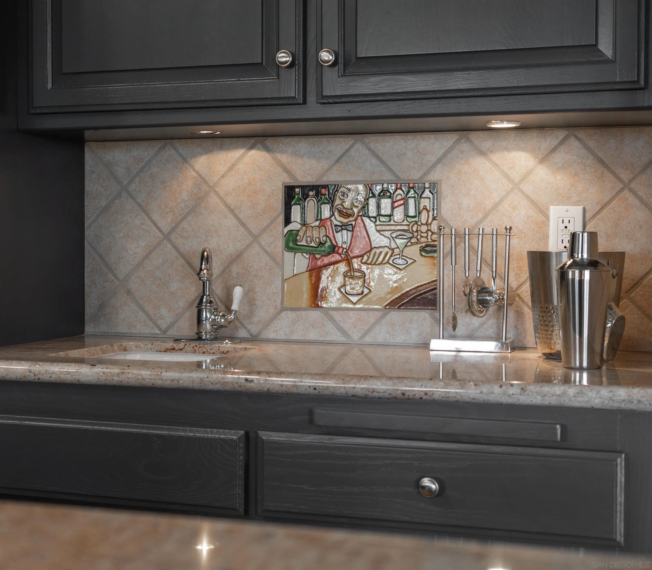 9255 Del Monte Avenue Yucca Valley, CA 92284 - Photo 32 of 46 a closeup of cabinet