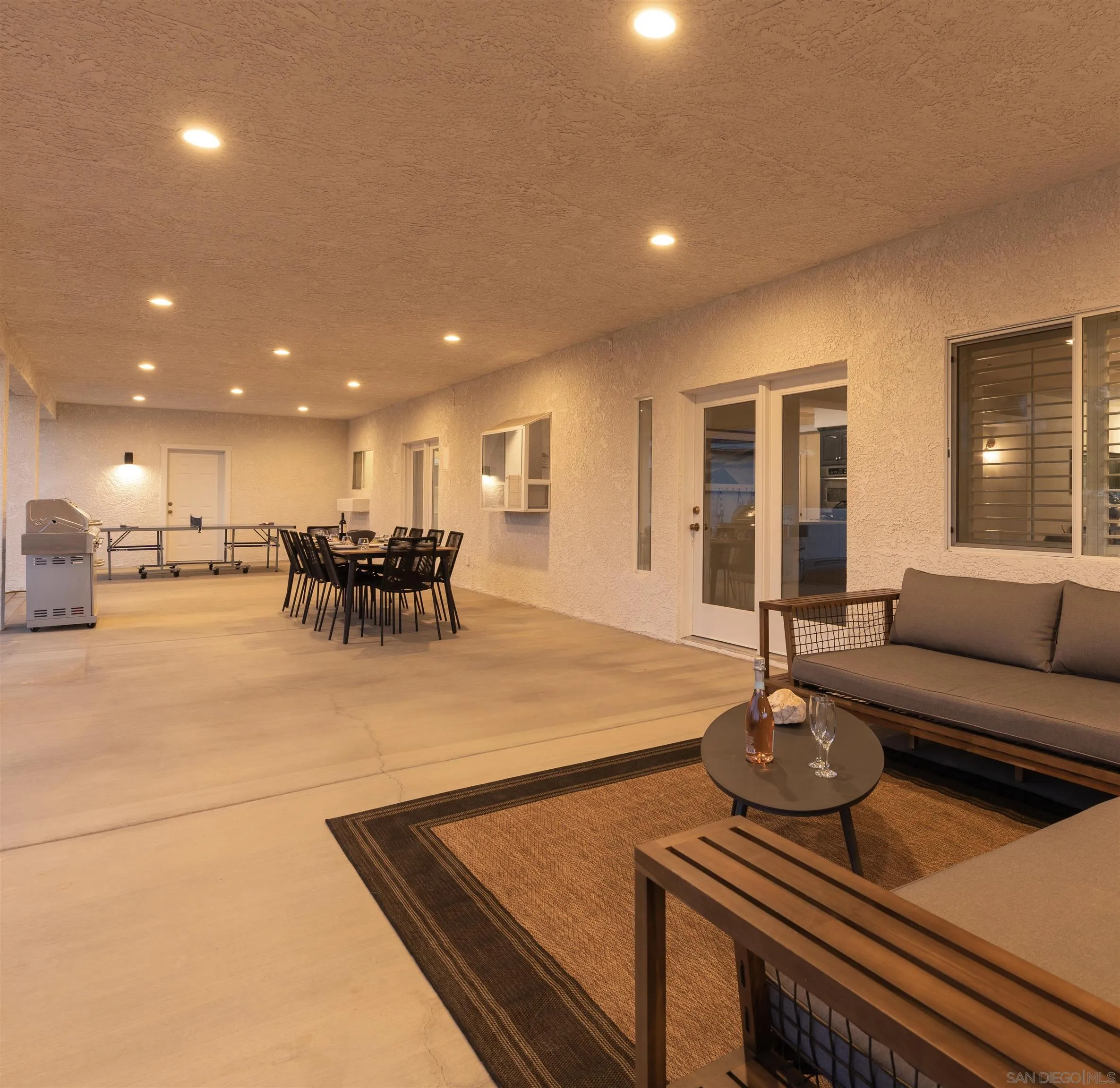 9255 Del Monte Avenue Yucca Valley, CA 92284 - Photo 38 of 46 a living room with furniture and a table