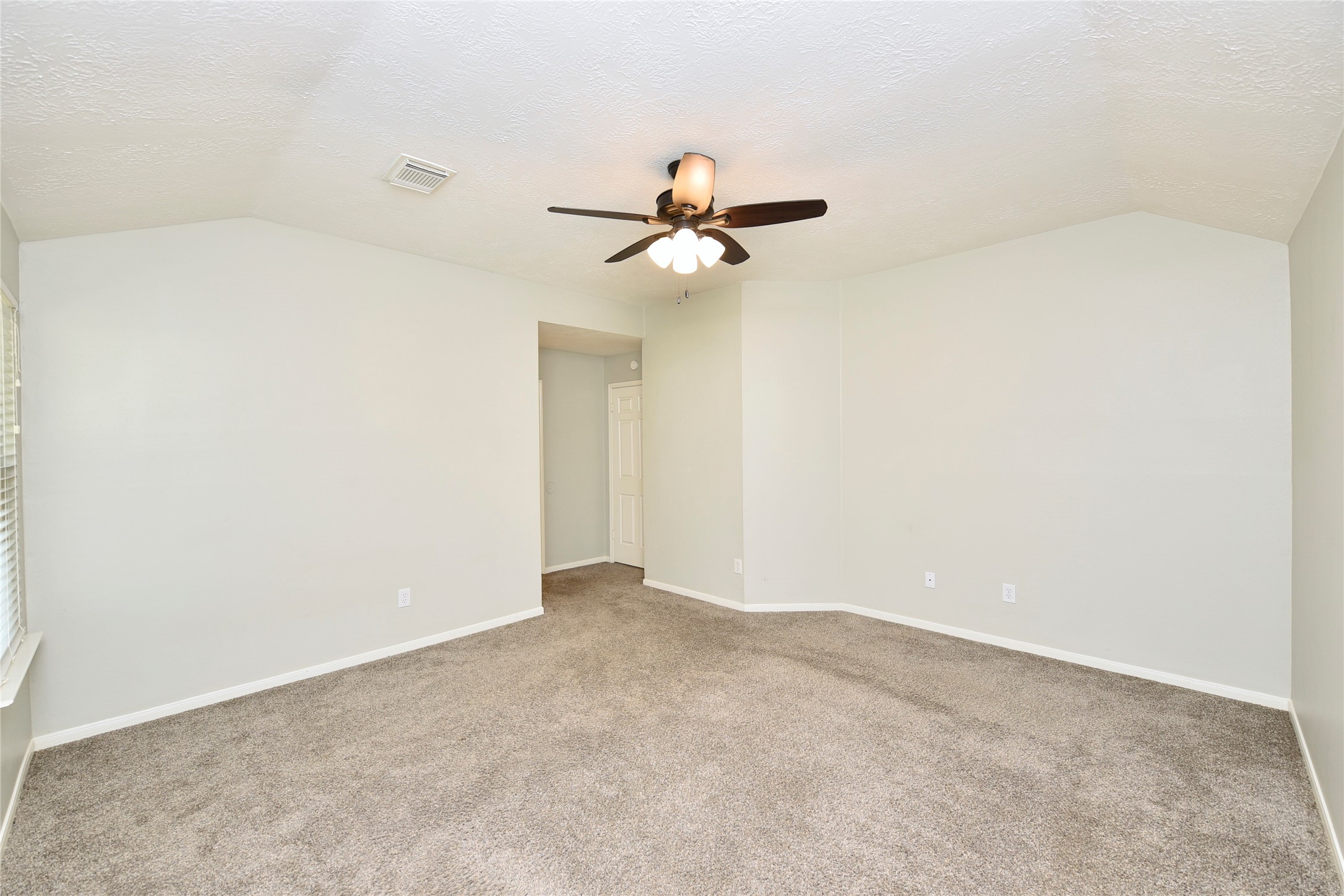 31106 Pine Bay Street Spring, TX 77386 - Photo 22 of 38 Another view of the primary suite.