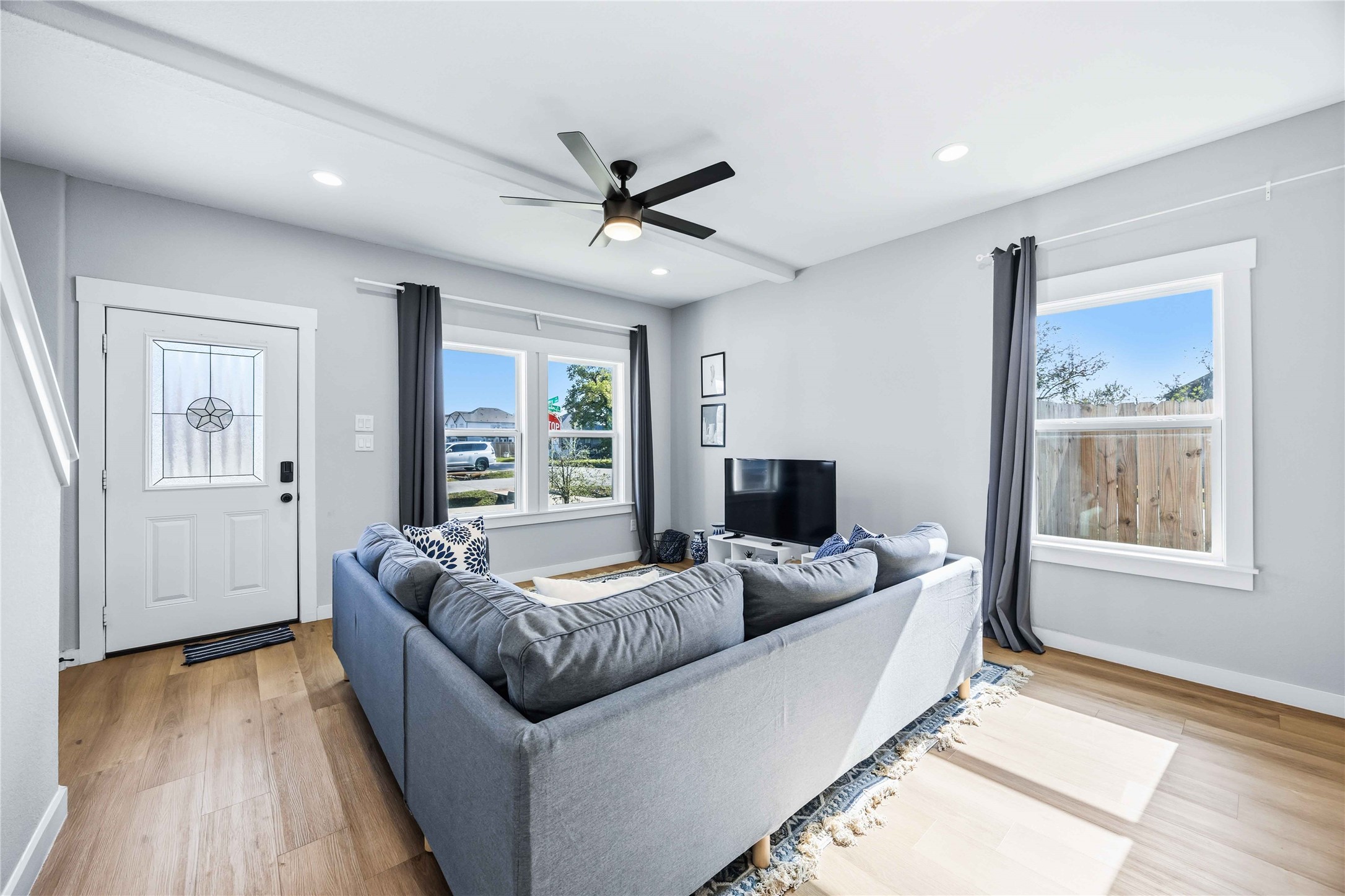 5403 Amy Street Houston, TX 77028 - Photo 6 of 27 a living room with furniture and a window
