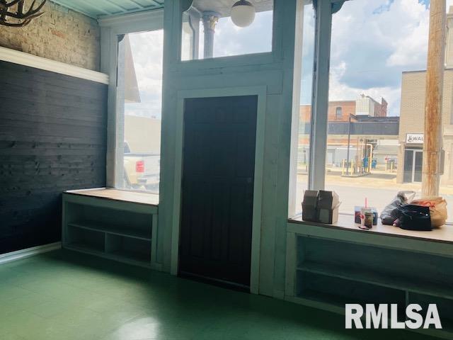6 South Division Street Du Quoin, IL 62832 - Photo 11 of 47 a room with window and furniture
