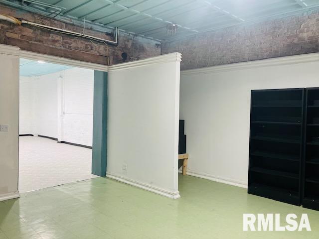 6 South Division Street Du Quoin, IL 62832 - Photo 16 of 47 a view of a small space
