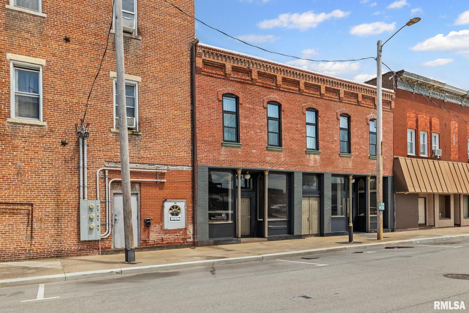 6 South Division Street Du Quoin, IL 62832 - Photo 2 of 47 front view of a brick building