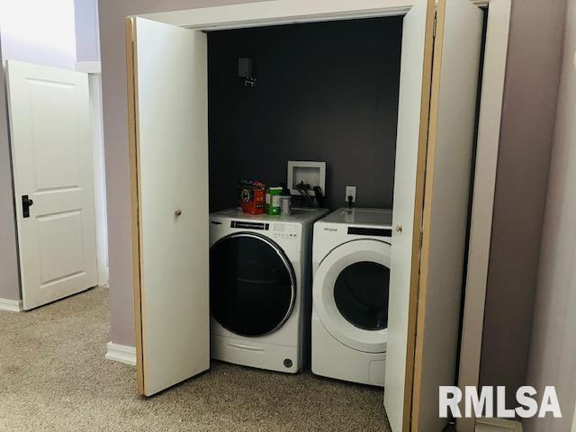 6 South Division Street Du Quoin, IL 62832 - Photo 27 of 47 a utility room with dryer and washer