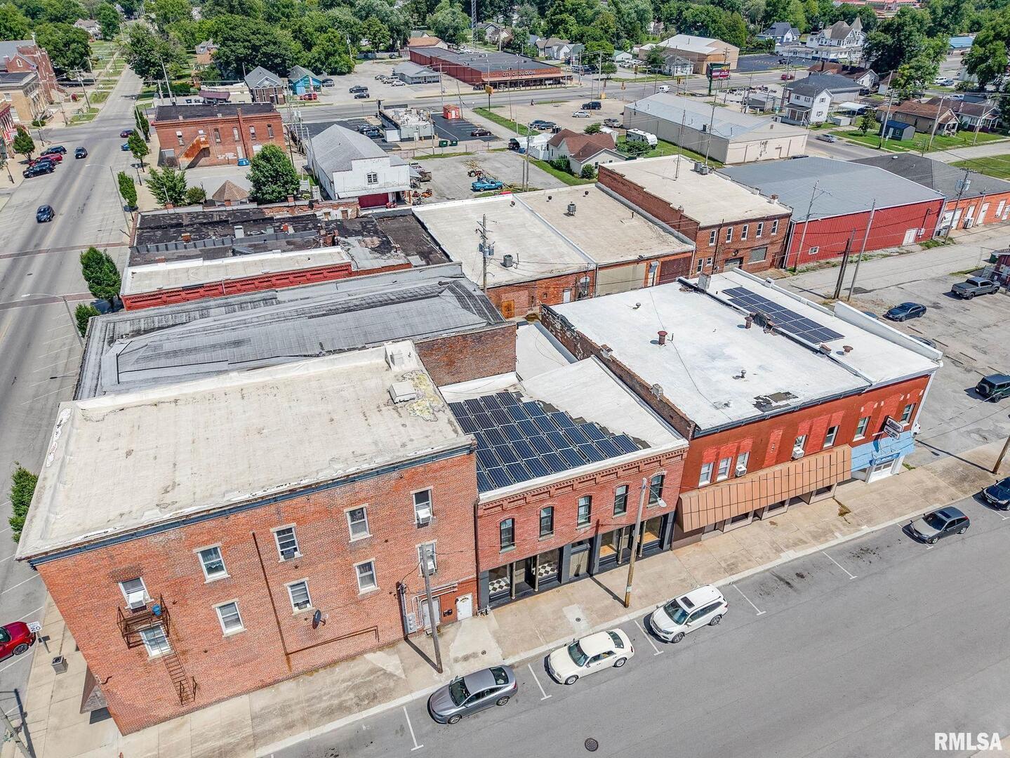 6 South Division Street Du Quoin, IL 62832 - Photo 3 of 47 an aerial view of a city