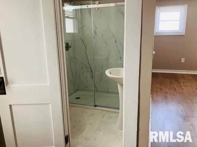 6 South Division Street Du Quoin, IL 62832 - Photo 38 of 47 a bathroom with a shower and a sink