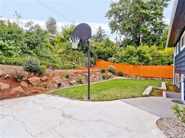 7809 South Sunnycrest Road Seattle, WA 98178 - Photo 20 of 21
