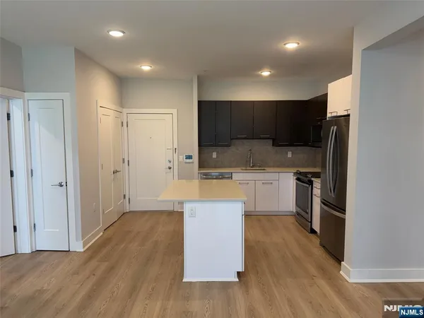 $3,495 | 2150 North Central Road, Unit 306, Fort Lee, NJ 07024