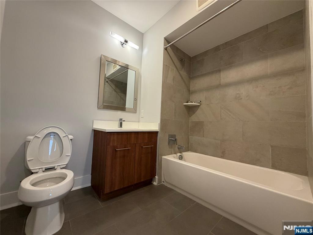2150 North Central Road, Unit 306 Fort Lee, NJ 07024 - Photo 11 of 19