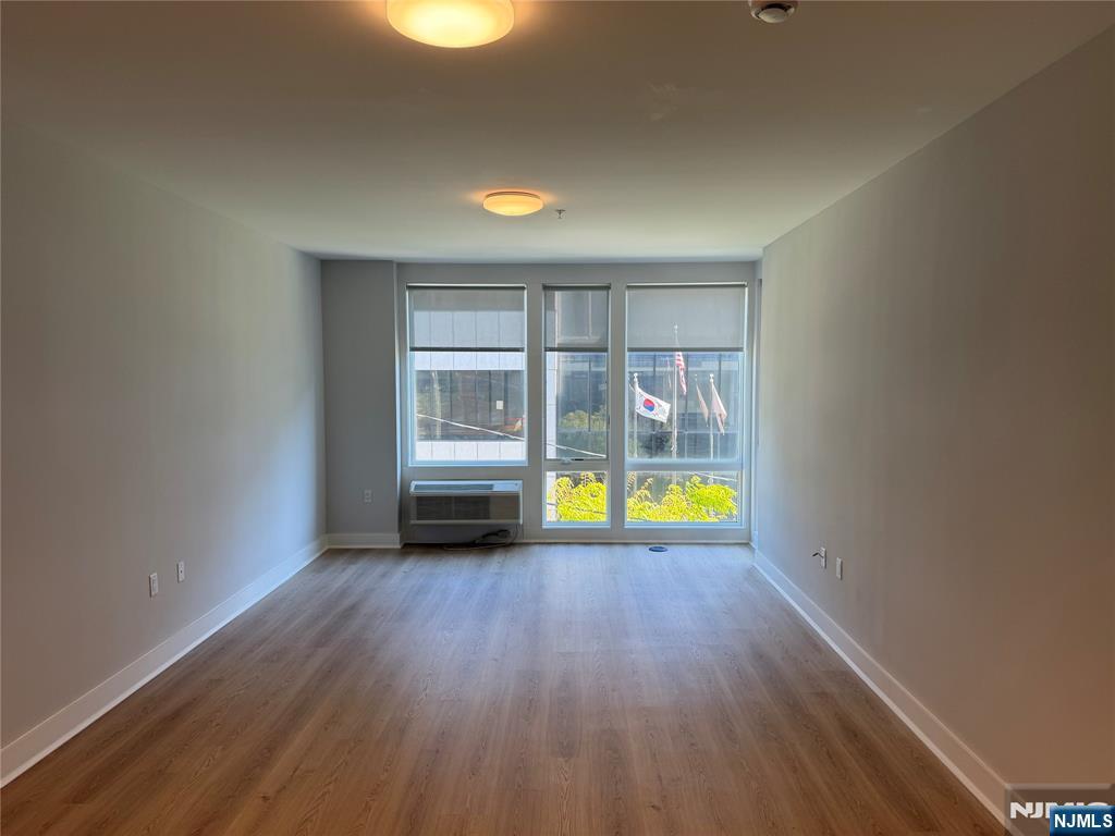 2150 North Central Road, Unit 306 Fort Lee, NJ 07024 - Photo 4 of 19