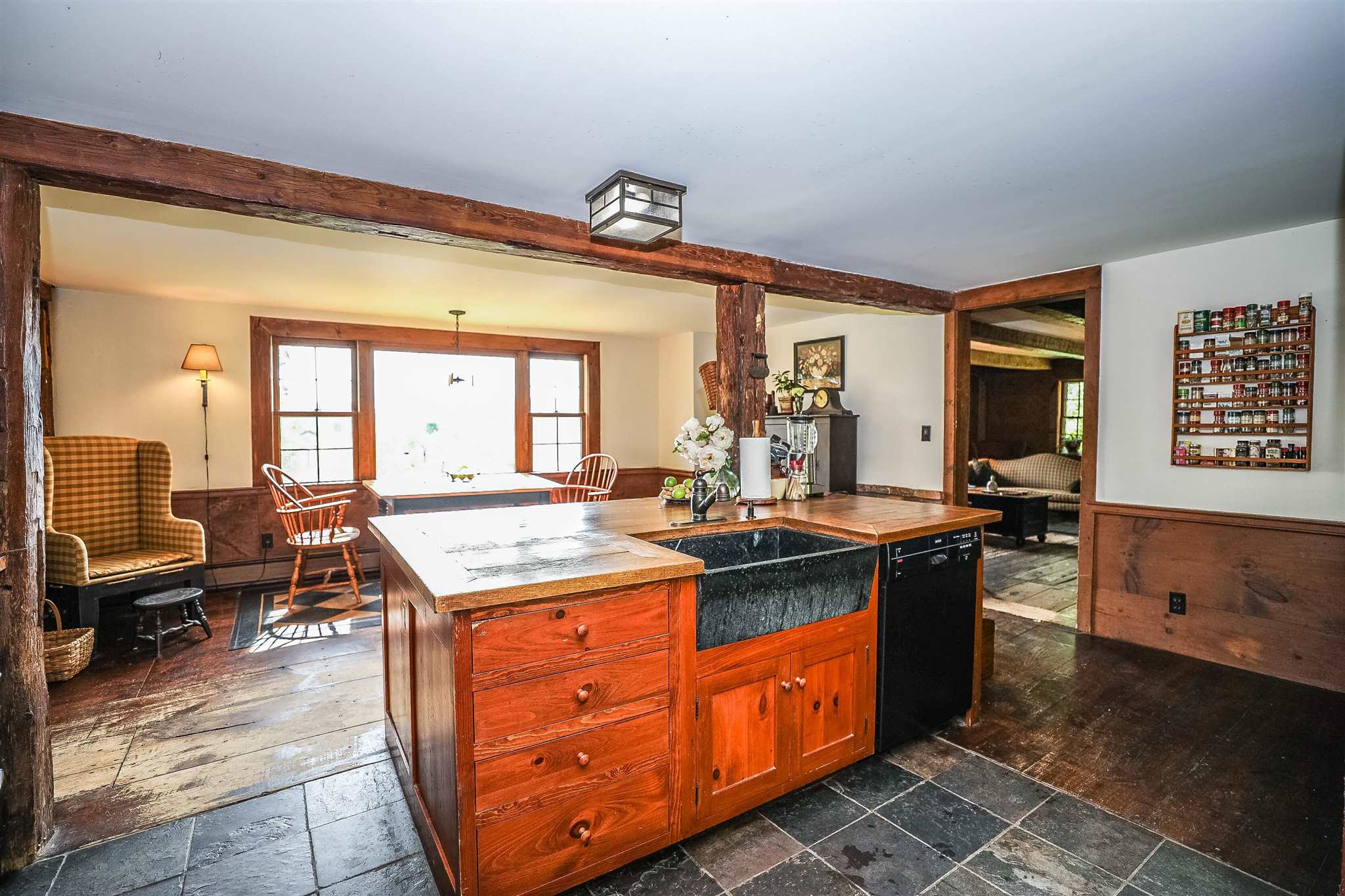 833 Bog Road Hillsborough, NH 03244 - Photo 8 of 31