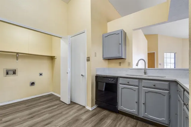 $2,500 | 134 London Lane, Glenn Heights, TX 75154