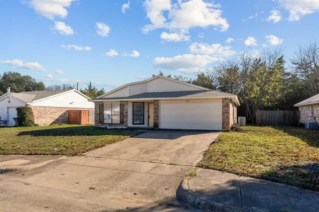$2,500 | 134 London Lane, Glenn Heights, TX 75154